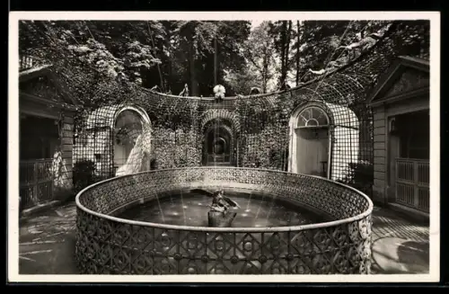 AK Schwetzingen, Schlossgarten, Wasserspeiende Vögel