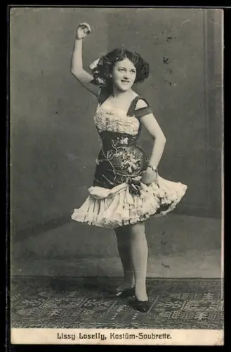 AK Tänzerin Lissy Loselly in tänzerischer Pose, Kostüm-Soubrette