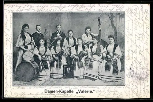 AK Damen-Kapelle Valerie, Gruppenbild mit Instrumenten