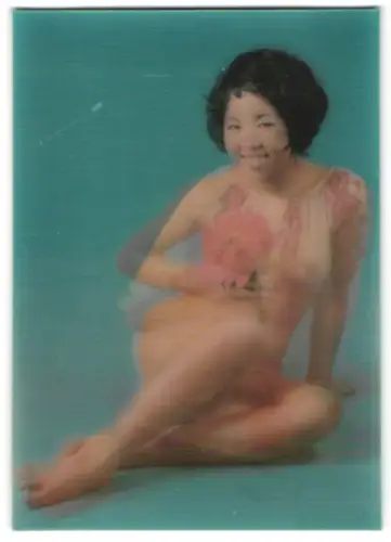 3D-AK Lächelnde Frau mit Hemd und Blume und in nackter Form