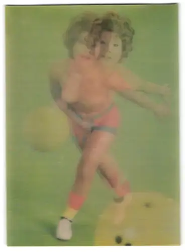 3D-AK Hübsche Frau in Sportbekleidung mit Ball und in nackter Form