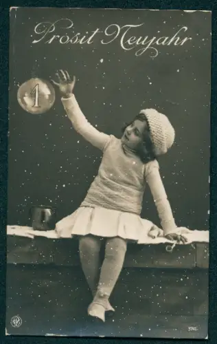 AK Mädchen mit Wollmütze im Schnee, Neujahrsgruss