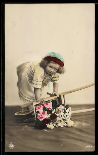 Foto-AK NPG Nr. 1842: Kleines Mädchen mit Blumenkarren