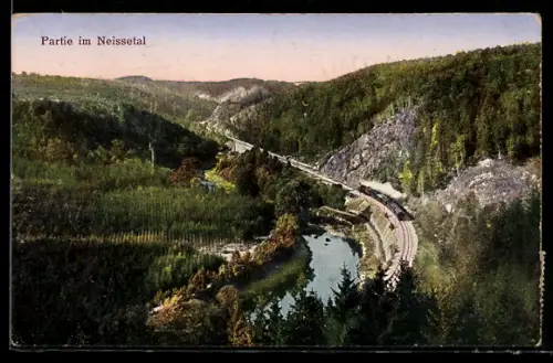 AK Rosenthal / Neissetal, Partie im Neissetal, Flusslandschaft, Eisenbahn
