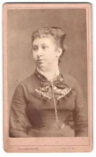 Fotografie G.K. Jagemann, Wien, Wollzeile 24, Porträt von Fanni