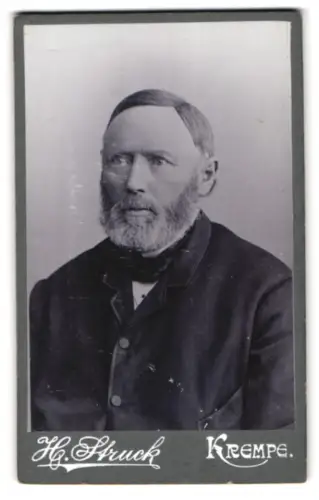 Fotografie H. Struck, Krempe, Porträt eines bärtigen Mannes im Jahr 1906