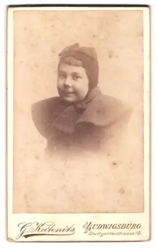 Fotografie G. Kutenits, Ludwigsburg, Stuttgarterstrasse 10, Porträt von Frau Müller im Jahr 1895