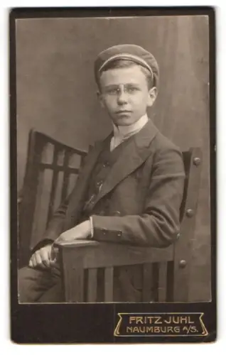 Fotografie Fritz Juhl, Naumburg, Wenzelspromenade 6, Herr Walter mit Brille und Mütze im Jahr 1911