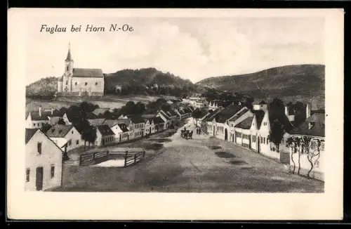 AK Fuglau bei Horn, Panorama mit Kirche und Hauptstrasse