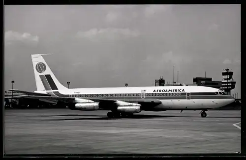 Fotografie Flughafen Berlin-Tegel, Flugzeug Boeing 720, Aeroamerica N730T