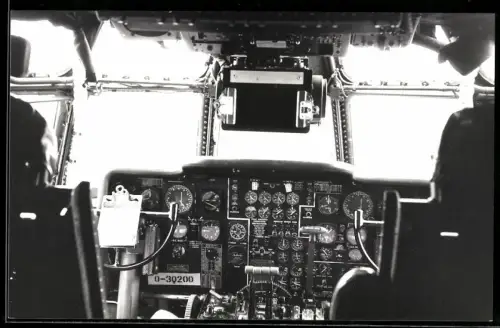 Fotografie Flugzeug Boeing KC-97 Stratotanker, Cockpit Tankflugzeug Arizona Air Guard 0-30200