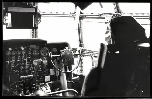 Fotografie Flugzeug Boeing KC-97 Stratotanker, Cockpit Tankflugzeug Arizona Air Guard 0-30200