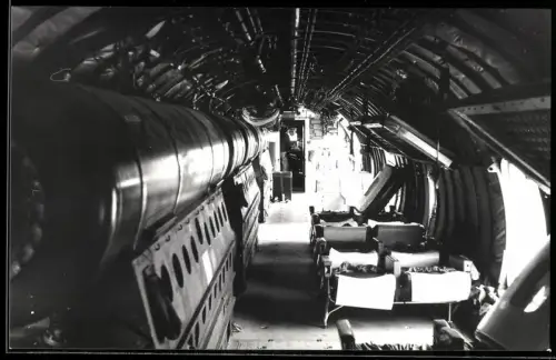 Fotografie Flugzeug Boeing KC-97 Stratotanker, Frachtraum Tankflugzeug Arizona Air Guard 0-30200