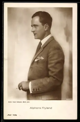 AK Schauspieler Alphons Fryland im Anzug mit Zigarette posierend