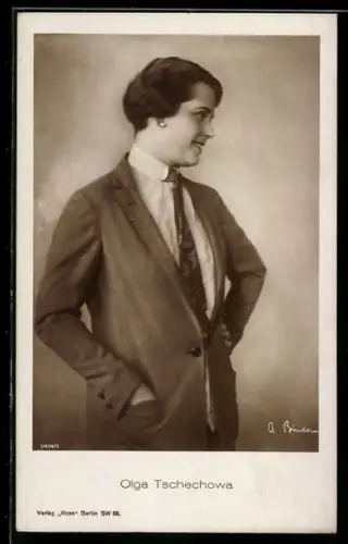 AK Schauspielerin Olga Tschechowa in Anzug porträtiert