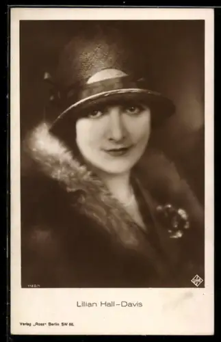 AK Schauspielerin Lilian Hall-Davis in Kamera blickend porträtiert