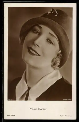 AK Schauspieler Vilma Banky mit verführerischem Blick und Hut