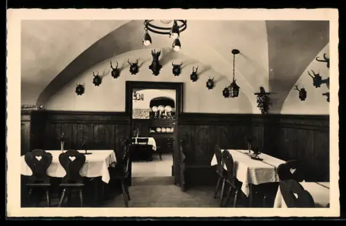 AK Salzburg, Gasthof `Schwarzes Rössl`, Bergstrasse 3-7, Jagd-Stüberl