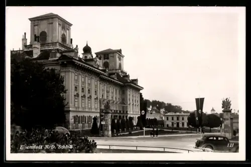 AK Eisenstadt /N.D., Schloss, Strasse mit n