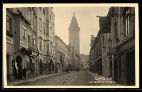 AK Enns /O. Ö., Linzerstrasse mit Gasthof