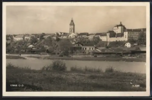 AK Enns /O.D., Panorama mit Kirche und Schloss