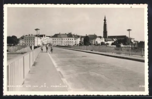 AK Braunau am Inn, Auf der Innbrücke