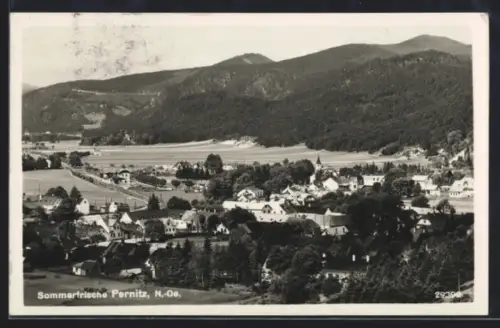 AK Pernitz /N.-Ö., Panorama mit Ort und Bergen