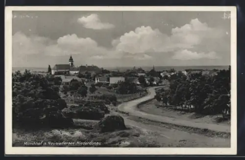 AK Mönchhof a. Neusiedlersee, Panorama mit Kirche