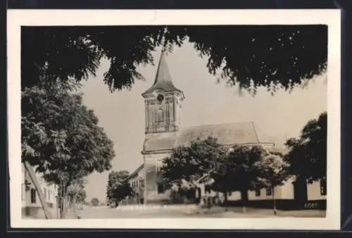 AK Podersdorf /Niederdonau, Kirche und Dorfstrasse