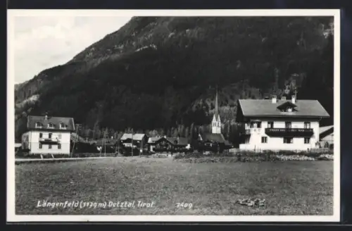 AK Längenfeld /Oetztal, Ortspartie mit Kirche