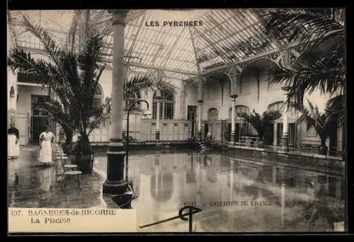 AK Bagneres-de-Bigorre, La Piscine, Vue intérieure