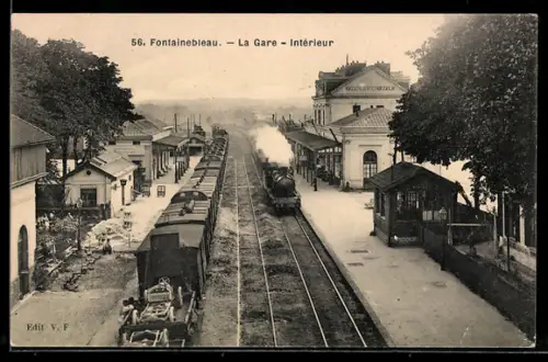 AK Fontainebleau, La Gare, Intérieur