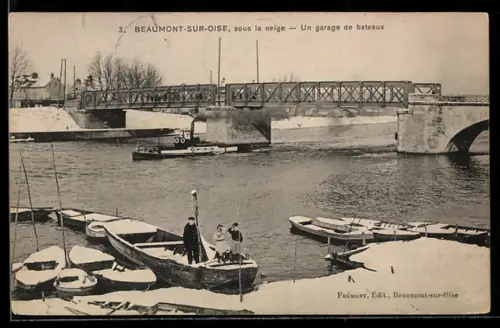 AK Beaumont-sur-Oise, Un garage de bateaux sous la neige