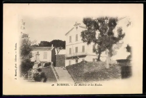 AK Bormes, La Mairie et les Ecoles