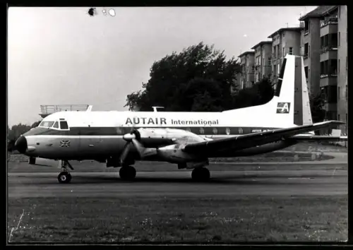 Fotografie Ansicht Berlin-Tempelhof, Flugzeug Hawker Siddeley HS 748 Autair International