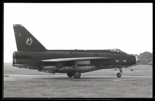 Fotografie Flugzeug English Electric Lightning, Jasta Kampfjet - Düsenjäger mit Staffelabzeichen in Gütersloh