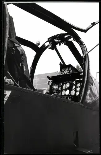 Fotografie Hubschrauber - Helikopter Cockpit, Blick auf den Platz des Piloten