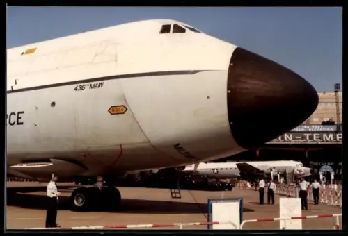 Fotografie Flughafen Berlin-Tempelhof, Flugzeug Lockheed C-5 Galaxy der US Air Force