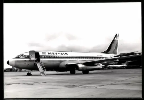 Fotografie Flugzeug Boeing 737 Mey-Air LN-MTD