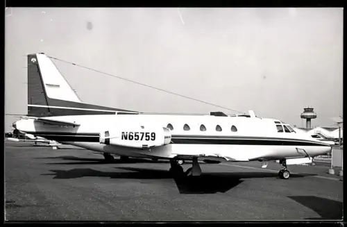 Fotografie Flugzeug Niederdecker Düsenflugzeug Kennung N65759