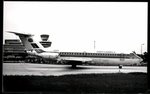 Fotografie Flughafen Berlin-Tegel, Flugzeug BAC 1-11-401AK, Aeroamerica N5016
