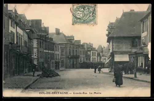 AK Dol-de-Bretagne, Grande-Rue avec la Marie