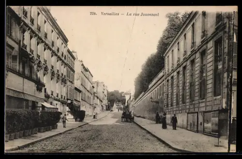 AK Versailles, La rue Jouvencel