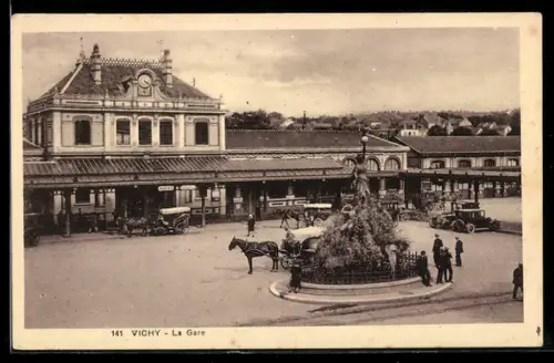 AK Vichy, La Gare, Bahnhof mit Vorplatz