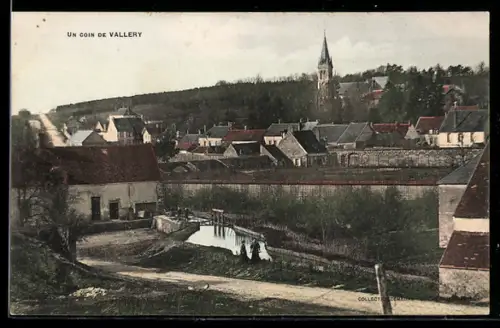 AK Vallery, Un Coin du Village, Ortsansicht mit der Kirche