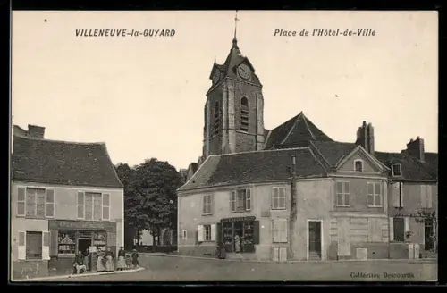 AK Villeneuve-la-Guyard, Place de l`Hotel-de-Ville et l`Eglise
