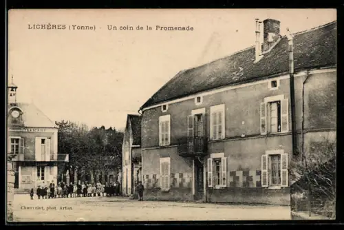 AK Lichères, Un coin de la Promenade