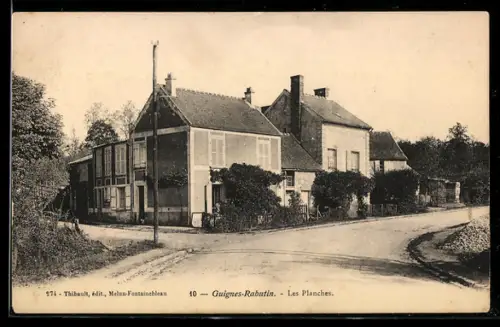 AK Guignes-Rabuttin, les Planches, des villas au bord de la route