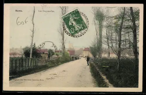 AK Sens, Les Coquesalles, Blick zum Ort