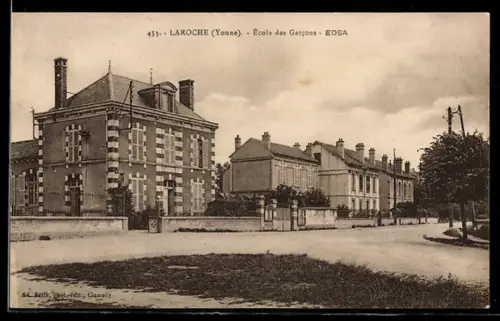 AK Laroche, Ecole des Garcon